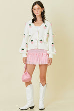 Load image into Gallery viewer, Sweater with flower applique and contrast buttons: WHITE/PINK
