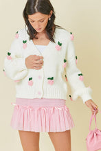 Load image into Gallery viewer, Sweater with flower applique and contrast buttons: WHITE/PINK
