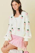 Load image into Gallery viewer, Sweater with flower applique and contrast buttons: WHITE/PINK
