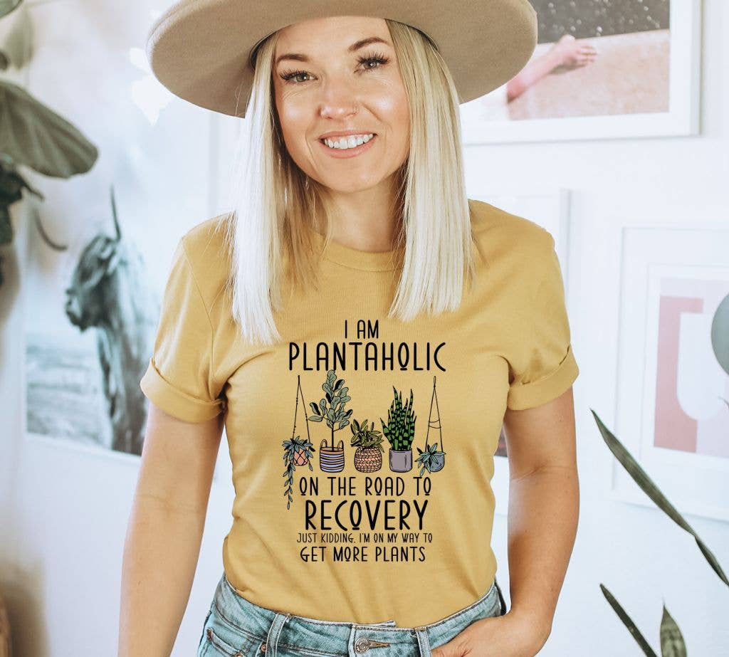 I Am A Plantaholic On The Road T-shirt | Graphic Top: Heather Gray / Medium